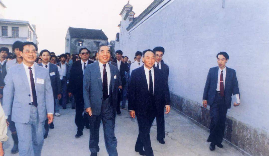 参考资料:《宋史》,《世界船王包玉刚传》想了解更多精彩内容,快来