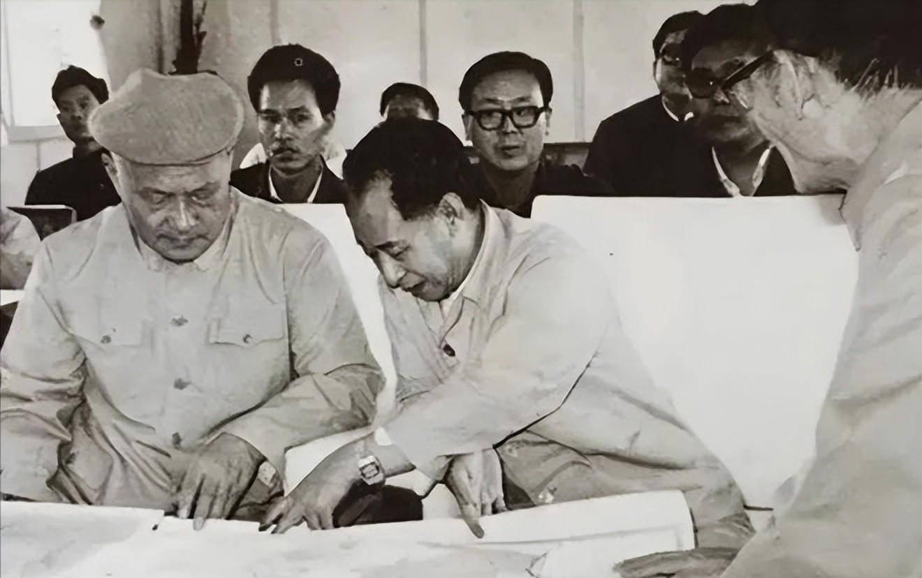 原创他是客家子弟,担任过福建省委书记,官至正部级活到79岁_项南_改革