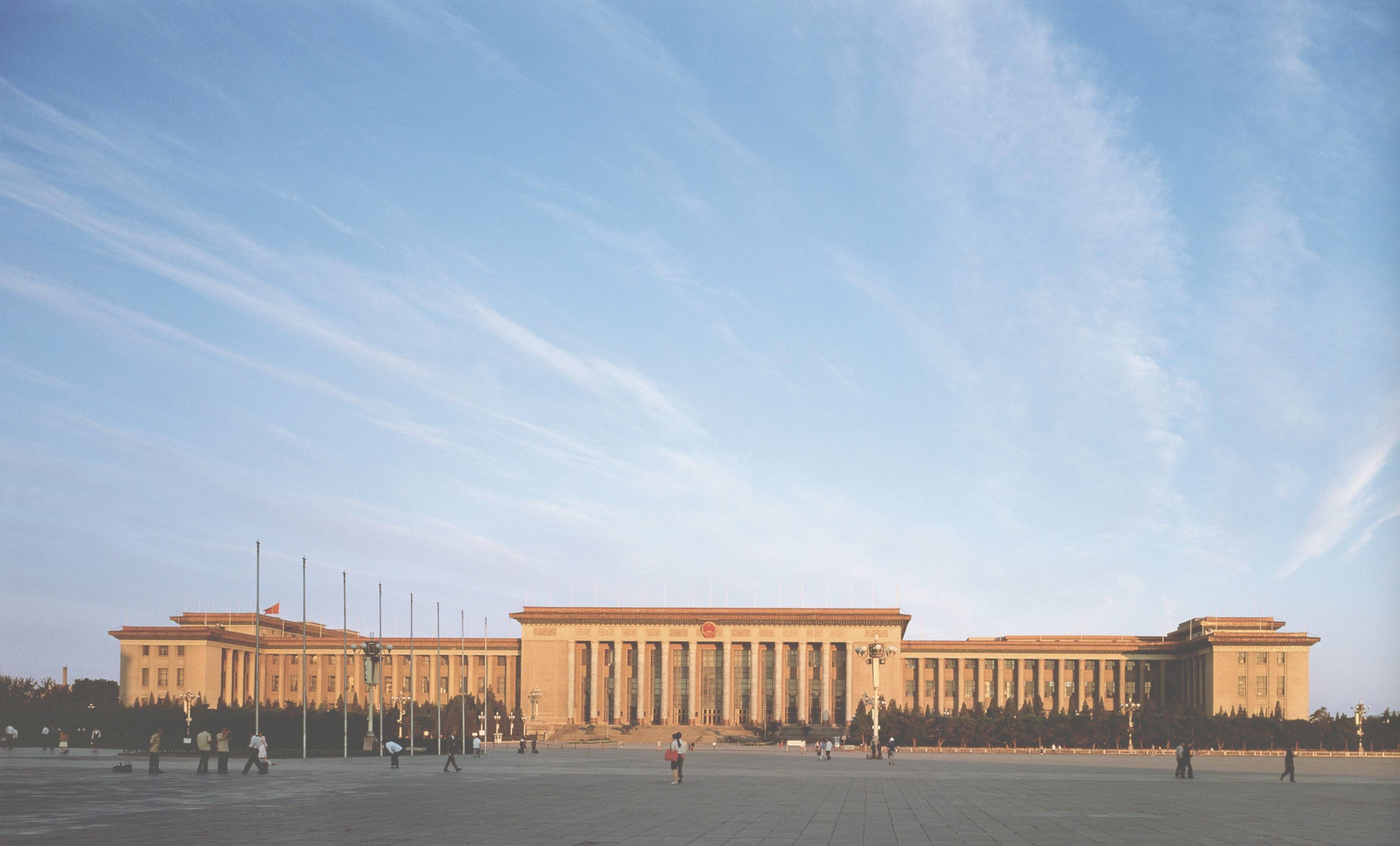 原创人民大会堂服务员四年换一次,却没有北京人,领导透露:忍痛割爱