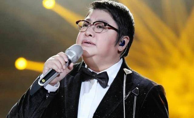 原创歌手韩红50岁无婚无子做公益近乎倾家荡产患难背后见人心