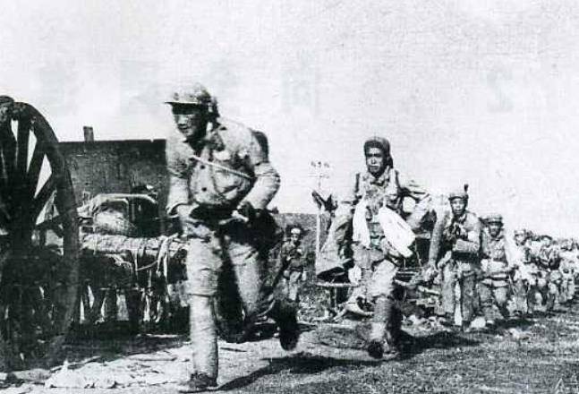 原创胡清河金门战役被俘后胸前系两个篮球游了11小时回大陆