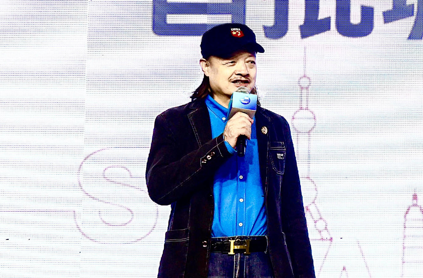 邢灵敏国际设计大奖今年实现艾鼎十年61百城联动的生态设计计划愿景