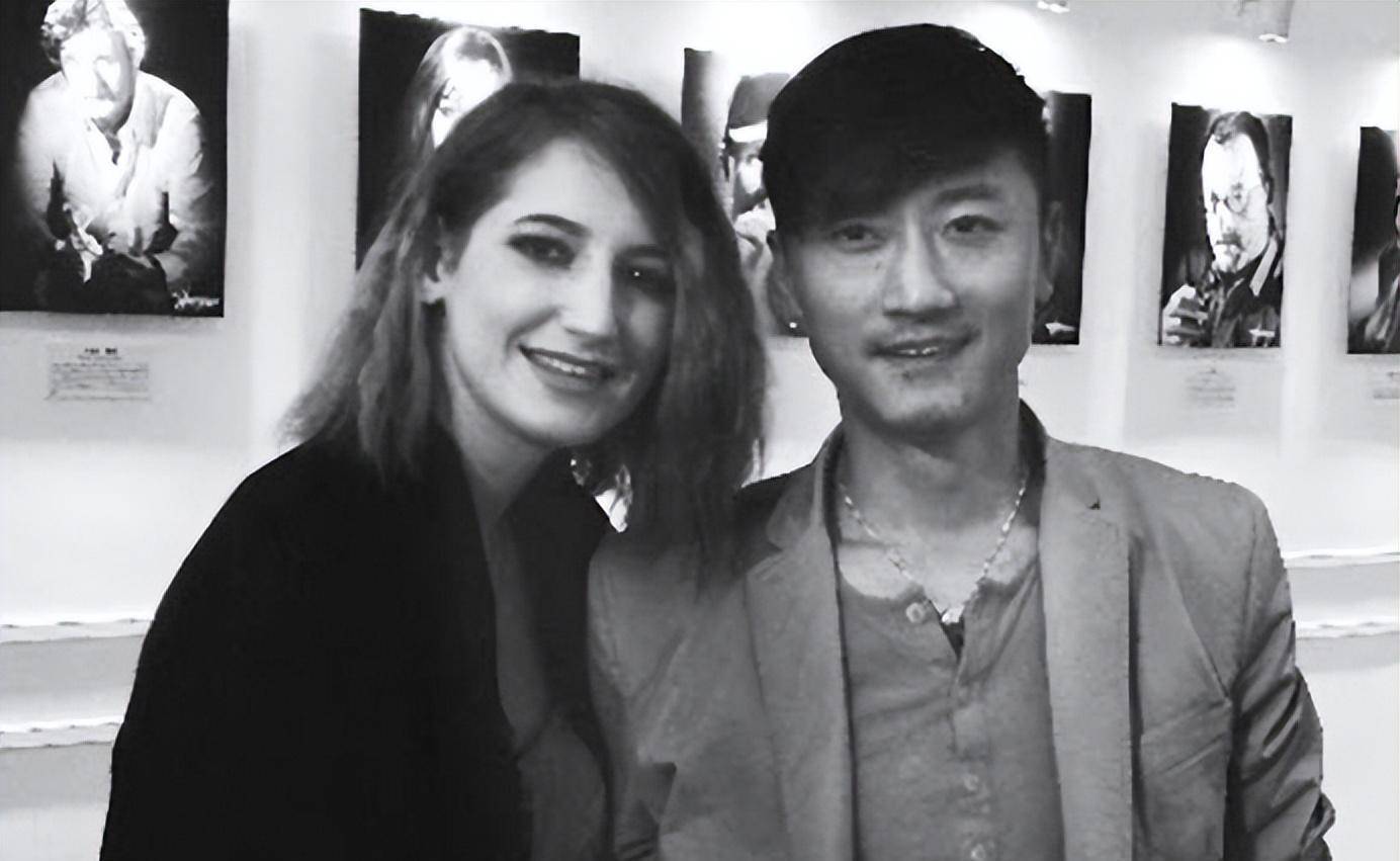 但是,时间会改变原本的有些东西,婚后的辛迪与婆婆彭绪莲的相处,逐渐