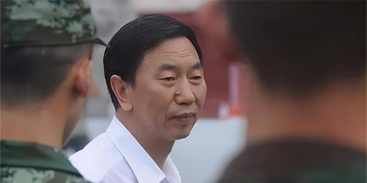 耿彦波先到了太原任职,初到任,就建了两座立交桥,大同离任后,耿彦波又