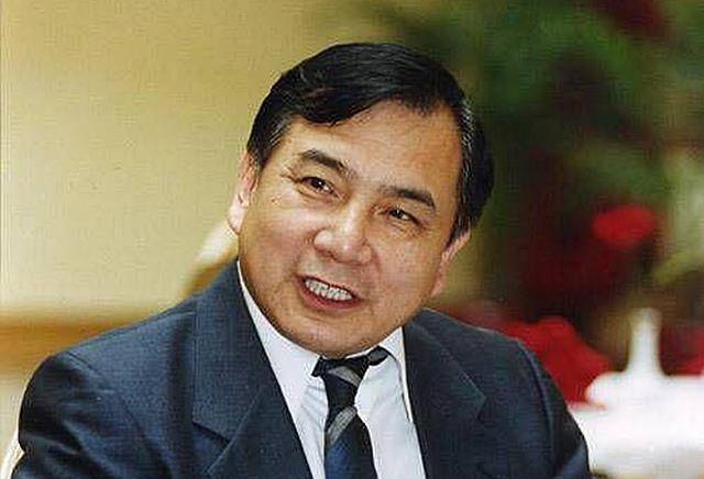 前不久,名为"农夫山泉创始人只当了半小时首富"的热搜,受到了大家的