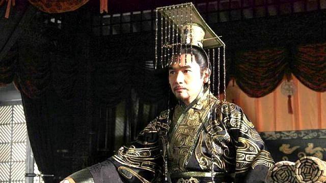 这个大牛人便是刘裕,一位传奇式的英雄人物,曾两度北伐,收复洛阳,长安