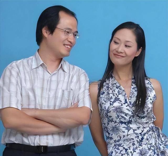 于文华近况单身带女嫁钢琴家与毕福剑合影58岁皮肤白皙