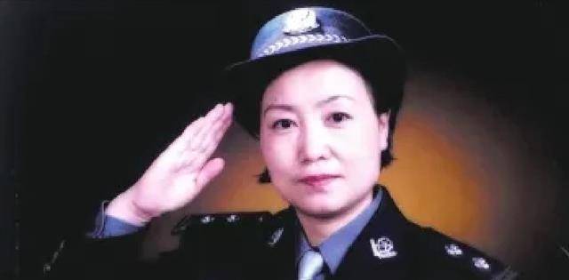 原创女神警任长霞40岁因公牺牲如今他儿子的工作令人自豪