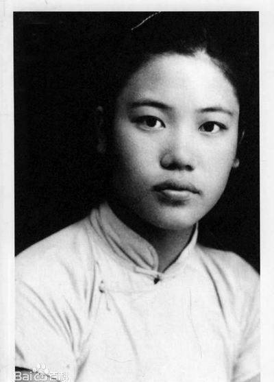 她是爱国明星打美军她捐一架战斗机军委以她名字给飞机命名