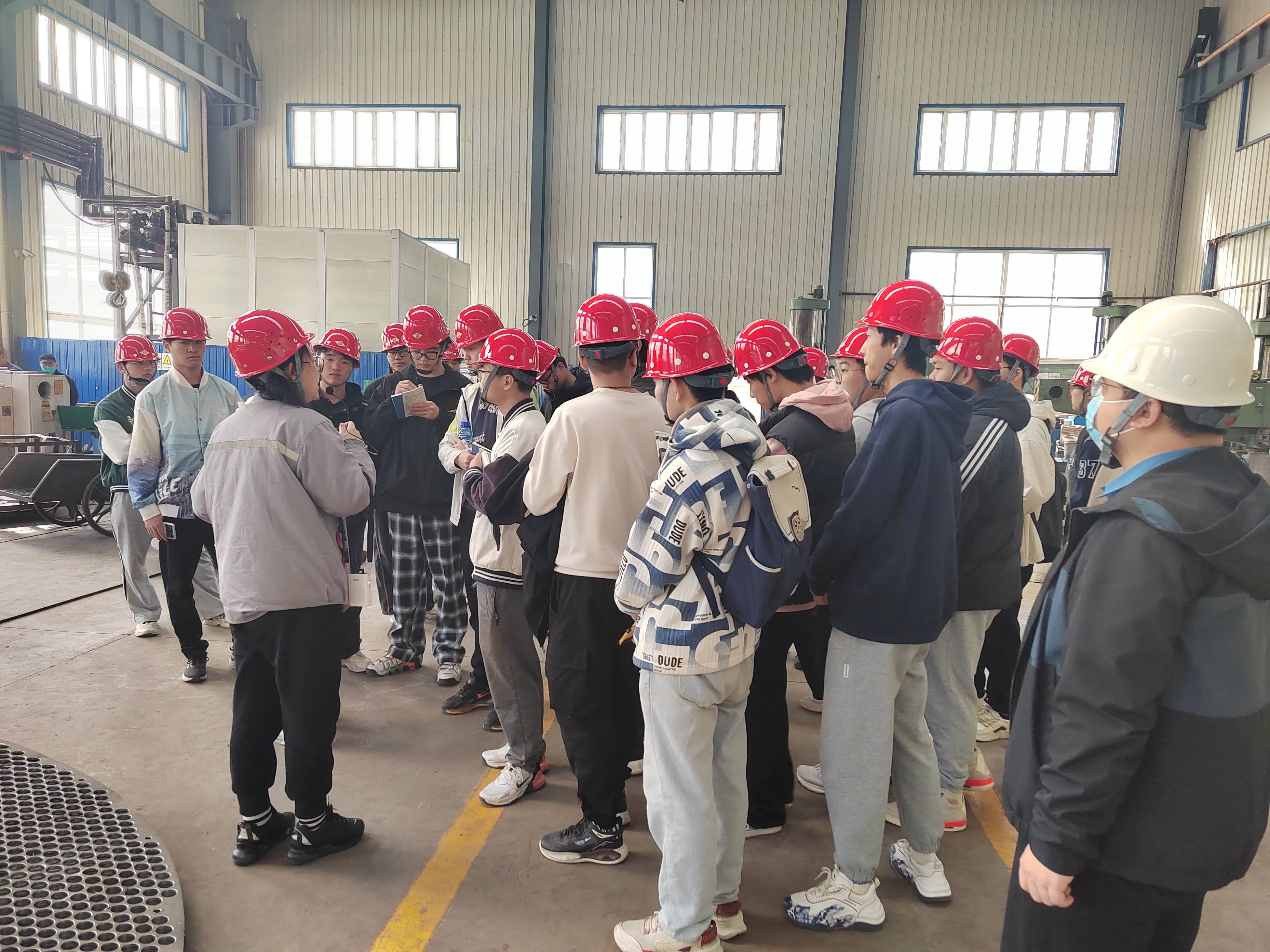 校企合作,互惠共融,推动高技能人才培养