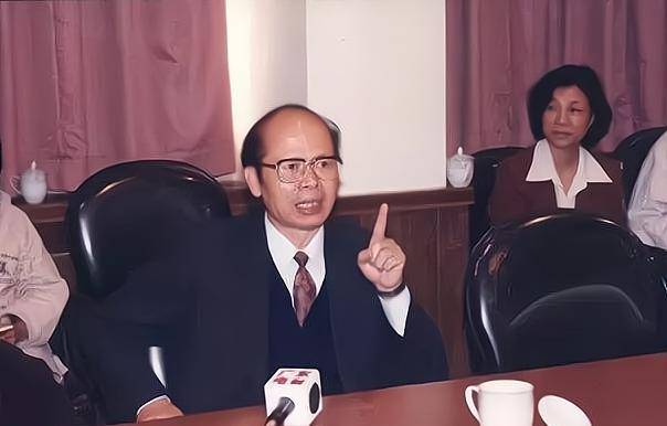 他是原广东省委书记,在广东工作数十年,奉献一生,享年67岁_谢非_母亲