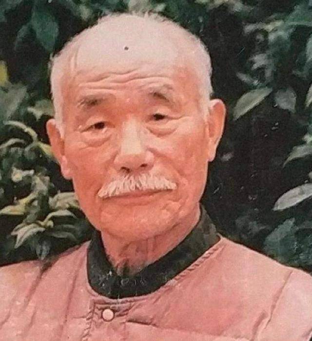 地震后百姓搭帐篷住,离休中将下令:"打开门,让百姓来我家住"_孙毅