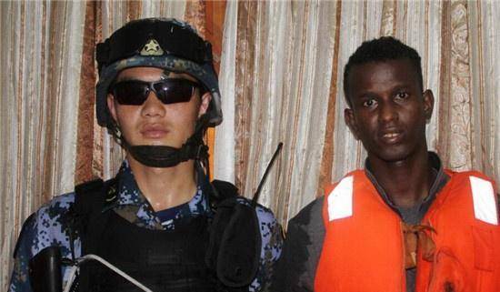 原创看海盗遇中国军人的表情再看海盗遇俄罗斯军人的表情差距真大