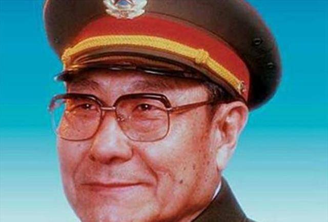 1948年他是国军战俘,本想回家却被连长拦下来,46年后成我军上将_徐惠