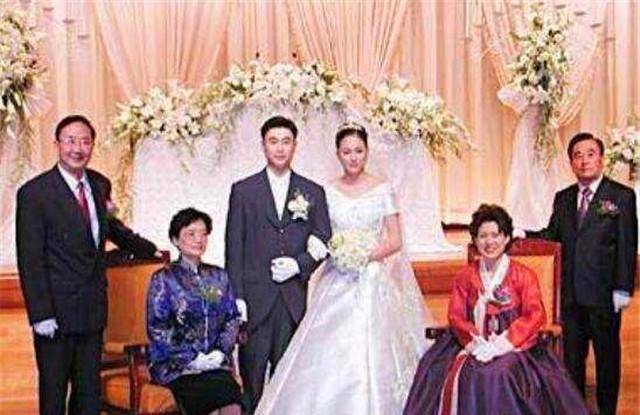 这些年黄力平在努力的学习韩文,而许昭英也在为了他努力的学习中文