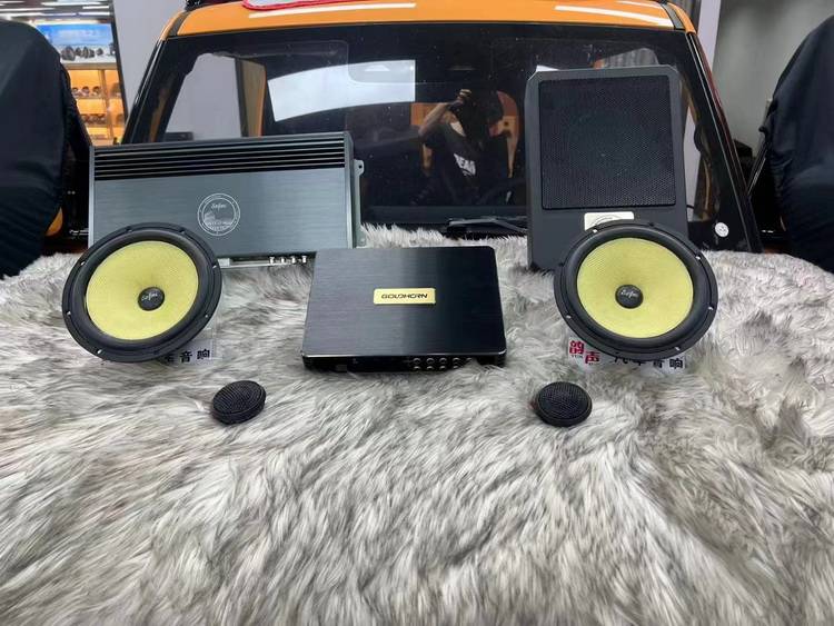 隔音:全车隔音低音炮:诗芬尼s88功放:诗芬尼95.