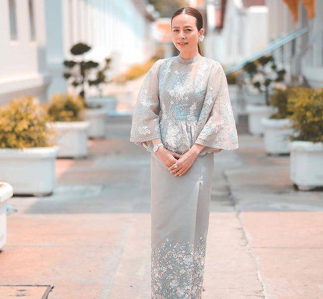 华裔美女神似西拉米泰王几次示好碰一鼻子灰富婆老公比玛哈帅