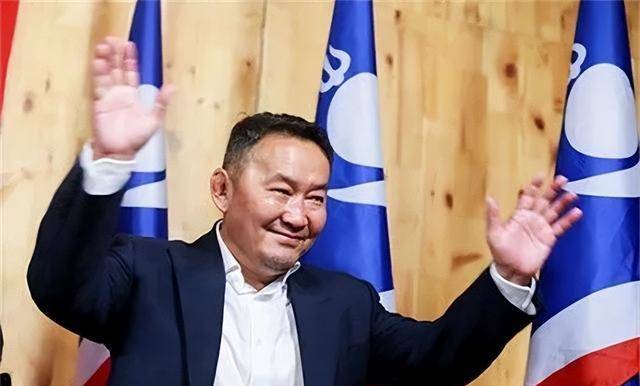 现实版贫民窟的百万富翁看蒙古国肌肉总统巴特图勒嘎