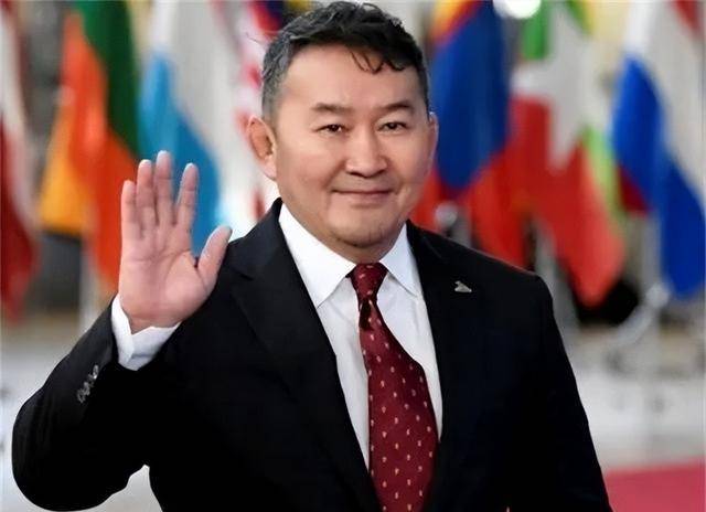 现实版贫民窟的百万富翁看蒙古国肌肉总统巴特图勒嘎