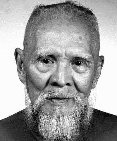 最牛的黑帮老大彪悍仗义罗斯福成他小弟死后被葬在八宝山