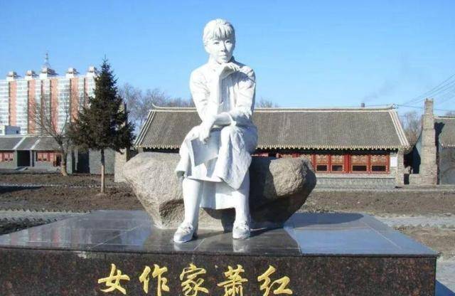 王婆去世,嘴唇却在动,丈夫用扁担让她没了气,下葬路上她又活了_赵三