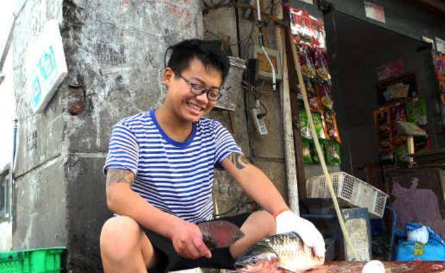 原创杀鱼弟自尽背后他喝的不是百草枯而是对原生家庭的绝望