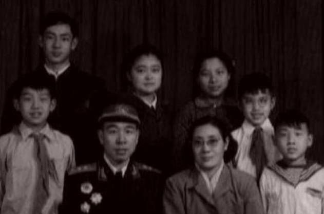 原创1980年黄永胜被公审两天后妻子项辉方致信中央提出四点要求