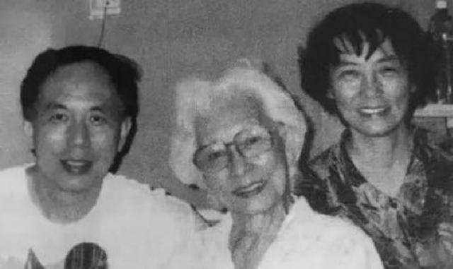 原创谢婉莹从名媛到养猪扫厕所她无一句抱怨依旧优雅一生