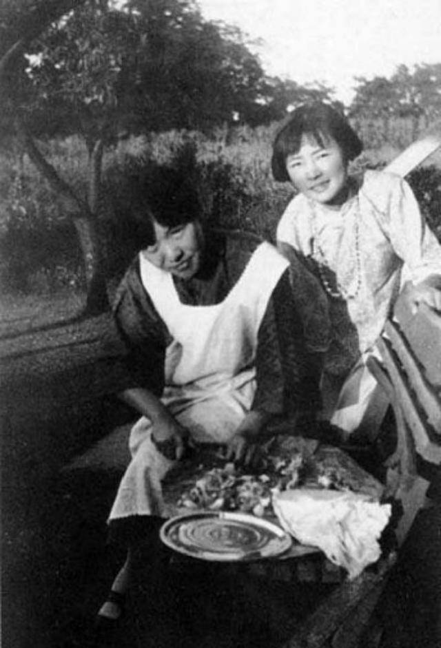 被林徽因,张爱玲讽刺,鲁迅也瞧不起她,为何民国文人不喜欢冰心_谢婉莹