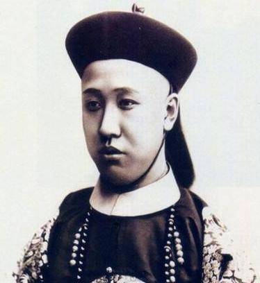 原创溥仪一生到底有多悲惨除了生不逢时还撞上了这三个扫把星