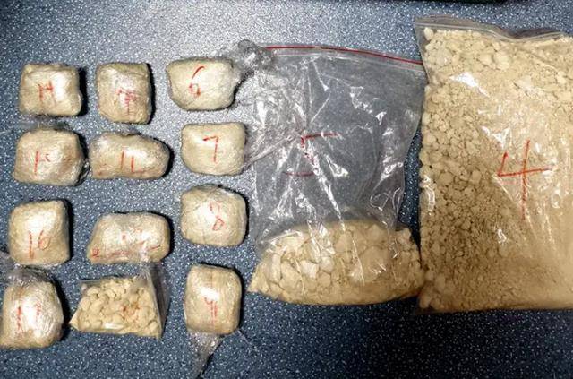 最初,他们以购买化工原料mak的名义,向天津某医药化学有限公司的业务