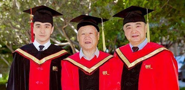 原创北大博士后失联26年母亲病危拒不相见哥哥是父母逼得他太狠