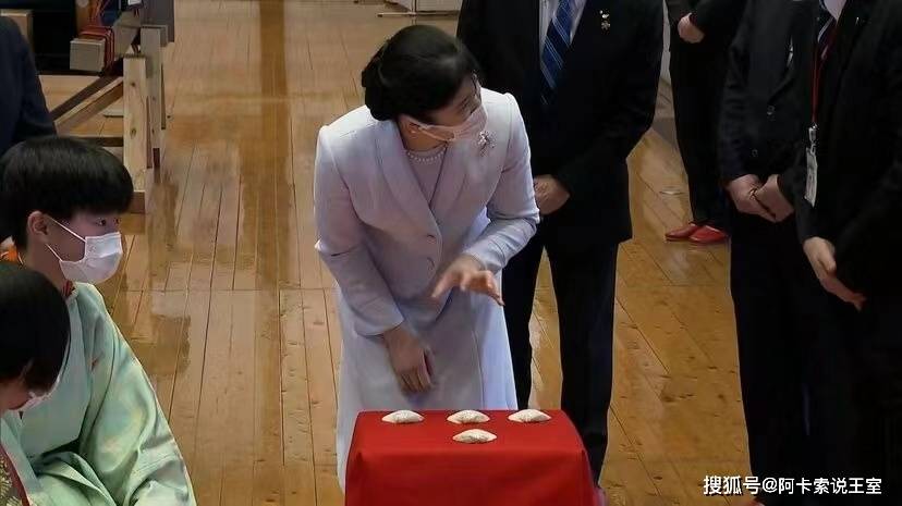 馆活动,干练简约造型受欢迎,成出镜率最高皇室成员_家族_成为了_王室