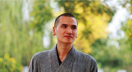 中国最帅僧人曾被无数女富婆猛追29岁招架不住剃度出家