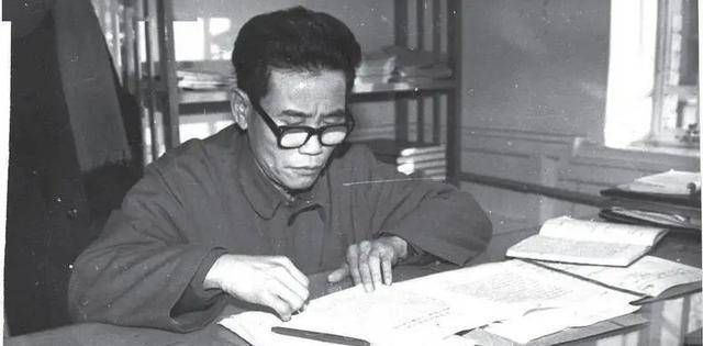 彭士禄幼年成孤儿两度被捕入狱后成中国核潜艇之父