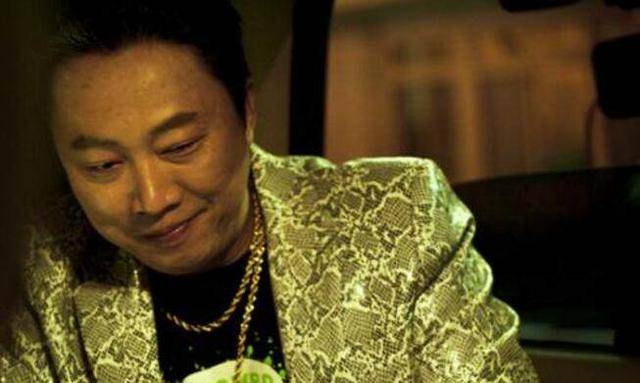 然而,主动坦白的胡济舒则免于死刑被判15年有期徒刑.