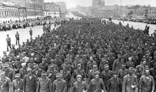 苏联人真的以一己之力打垮德国,英美似乎应该承认欧洲就是苏联人的