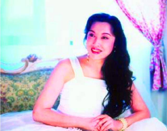 原创中国变性第一人张克莎婚后远离家乡丈夫至死不知其是男儿身