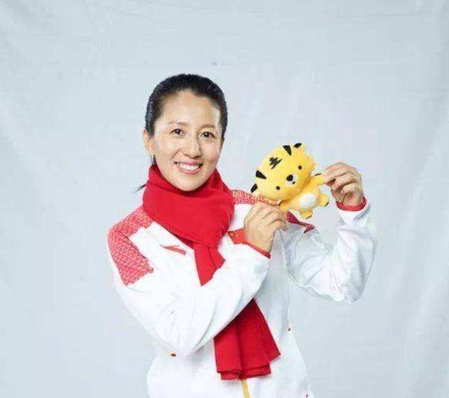 原创最美奥运冠军杨扬勇夺59个世界冠军嫁外籍老公却保留中国籍