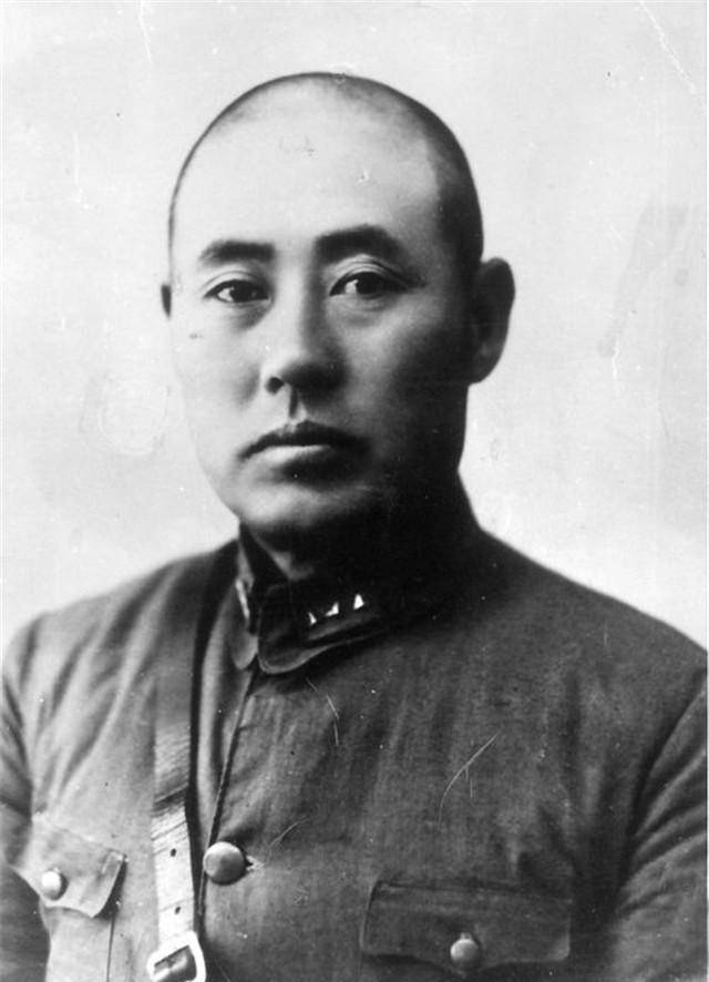 原创北平和平解放女功臣傅冬菊为祖国卧底父亲身边被骂不忠不义