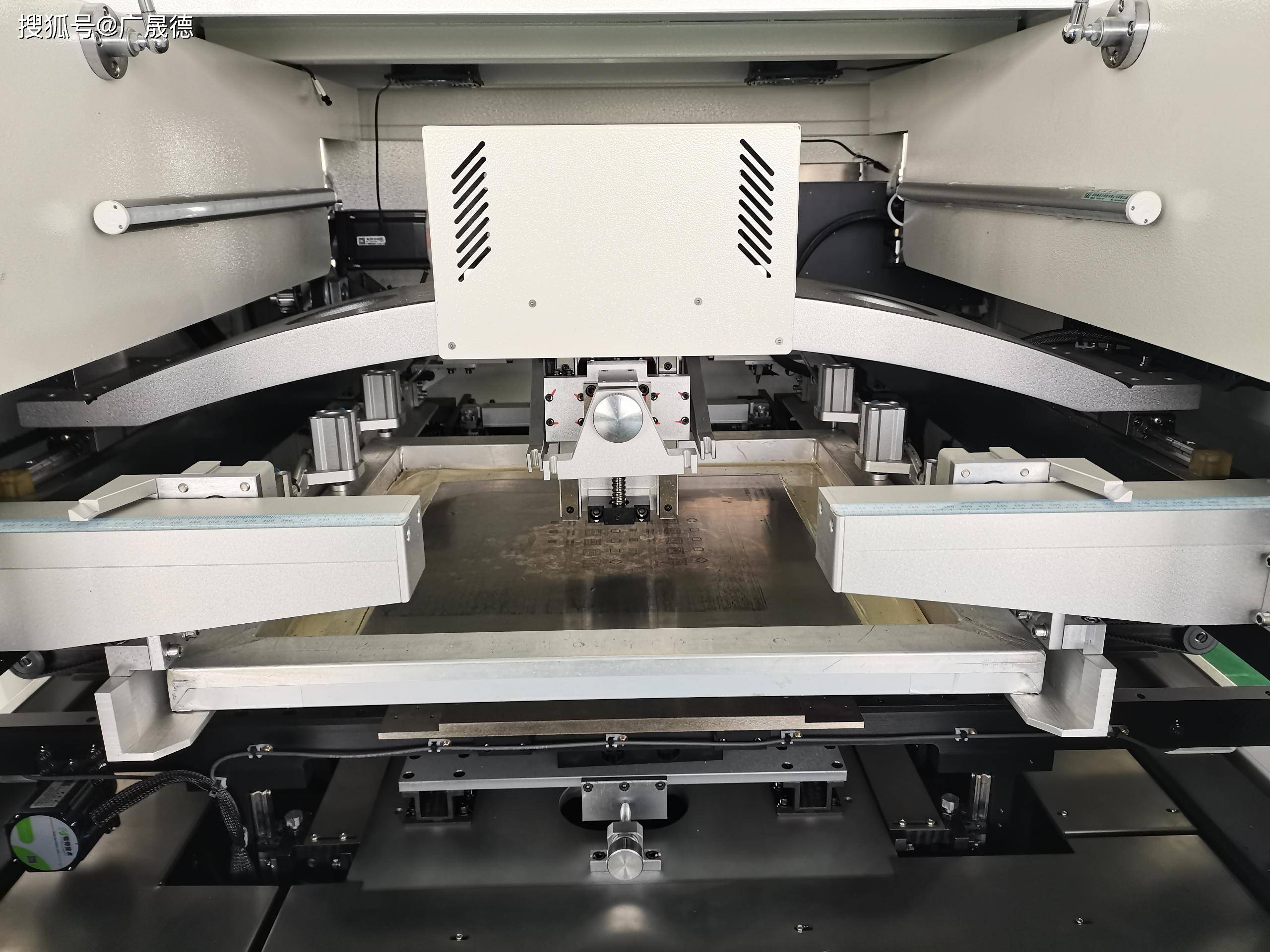 锡膏印刷机的作用是什么