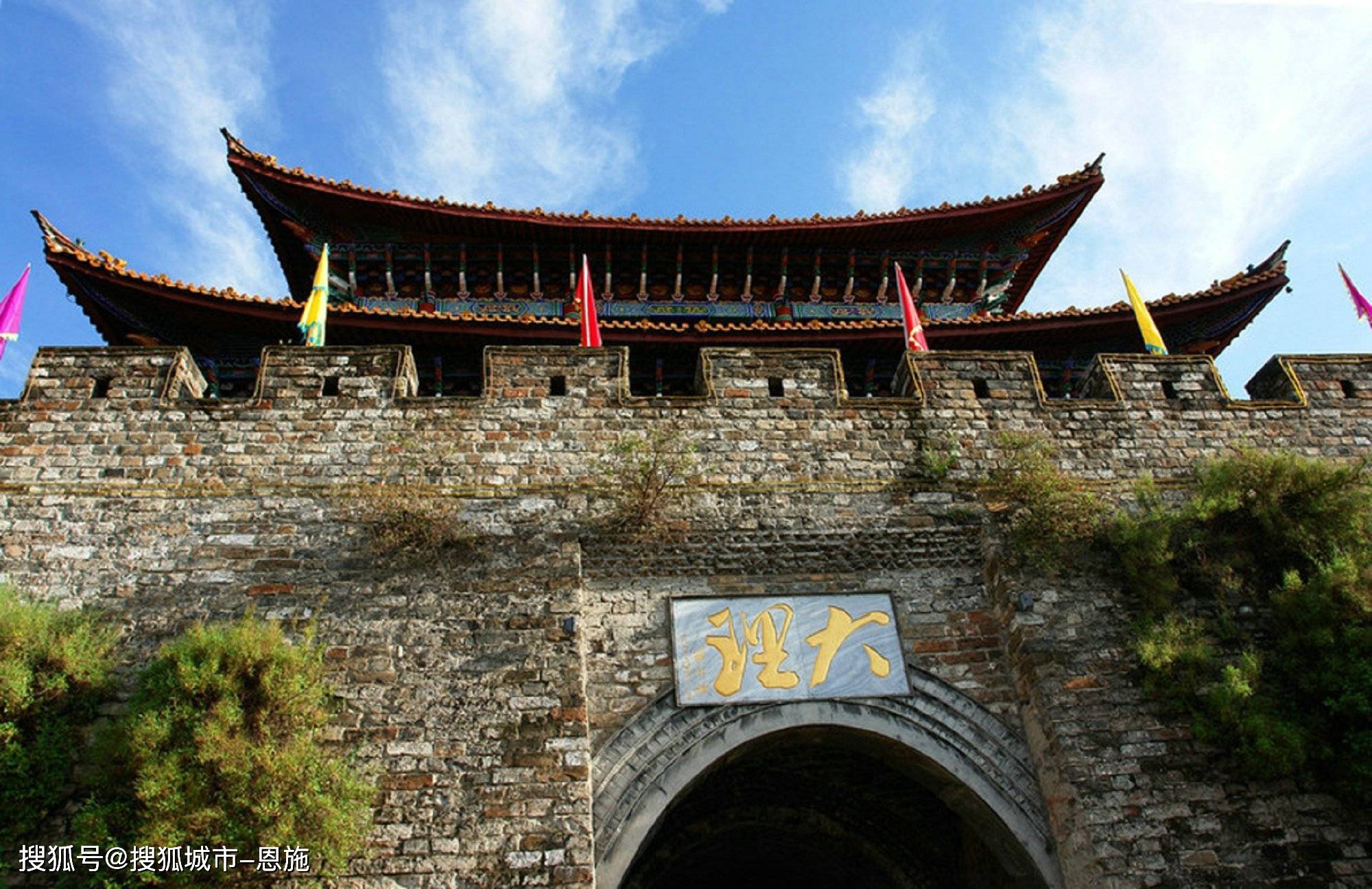 丽江旅游攻略本地团必去十大景点,云南旅游少走弯路,不花冤枉钱!