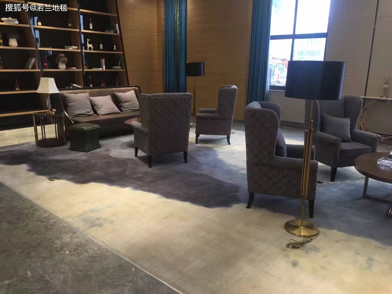 手工毯的设计图纸和十字绣的基本原理是一样的,必须要先在专用型设计