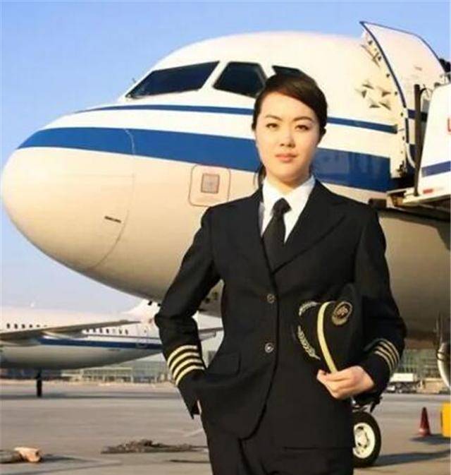王峥:19岁开飞机,28岁当机长,中国第一美女机长有多牛?