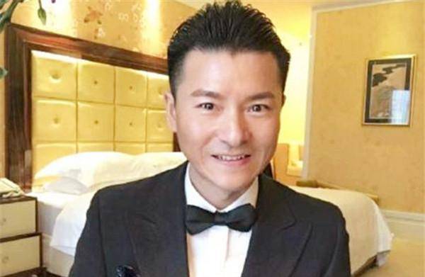 "山寨版刘德华":因长得太像本人被央视签约,排场却比真人还大