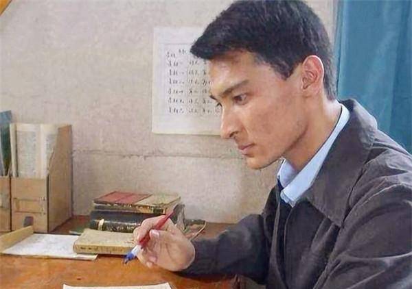 "山寨版刘德华":因长得太像本人被央视签约,排场却比真人还大