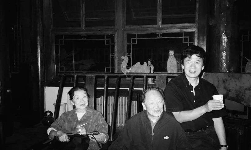 他曾花20万买9000多幅大师画作,如今怎样了?专家:财富比肩马云