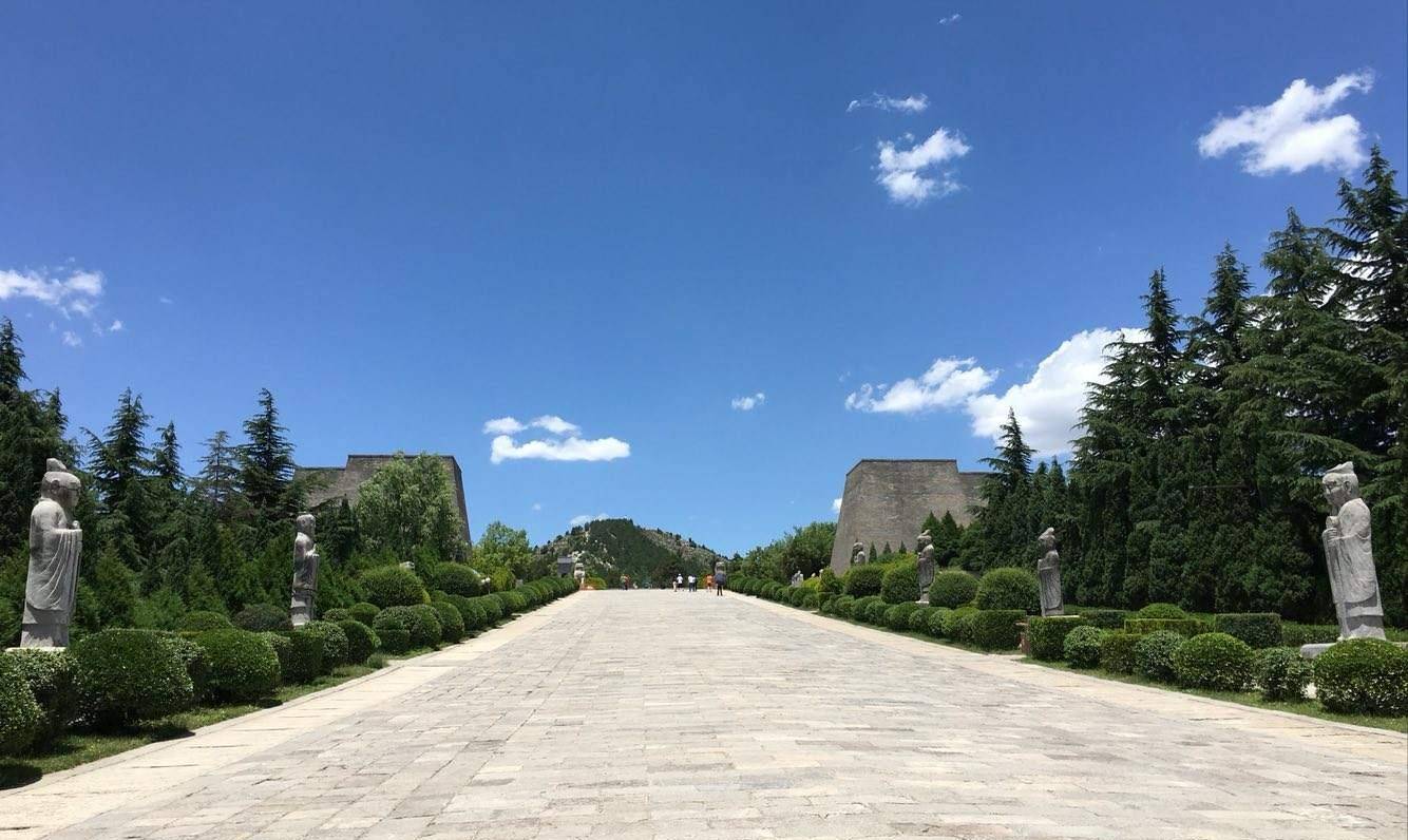 永泰公主墓曾被发掘,出土不明男性人骨,直接死因或与武则天无关