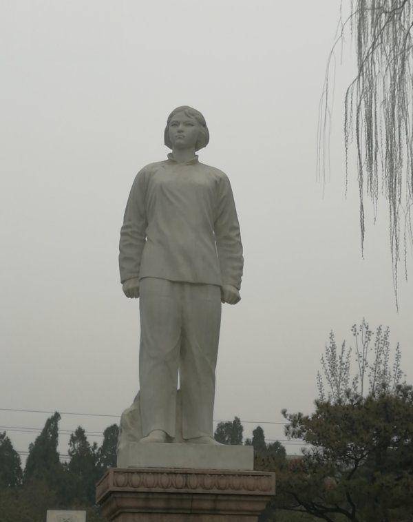 刘胡兰牺牲,一月后359旅5分钟歼灭帮凶215团,叛徒在16年后枪决