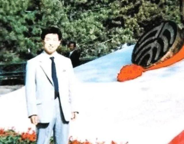 北大王青松:携妻隐居山中,10年花光350万,立志写书冲奖诺贝尔